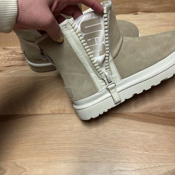 Ugg Boots - Picture 2 of 5